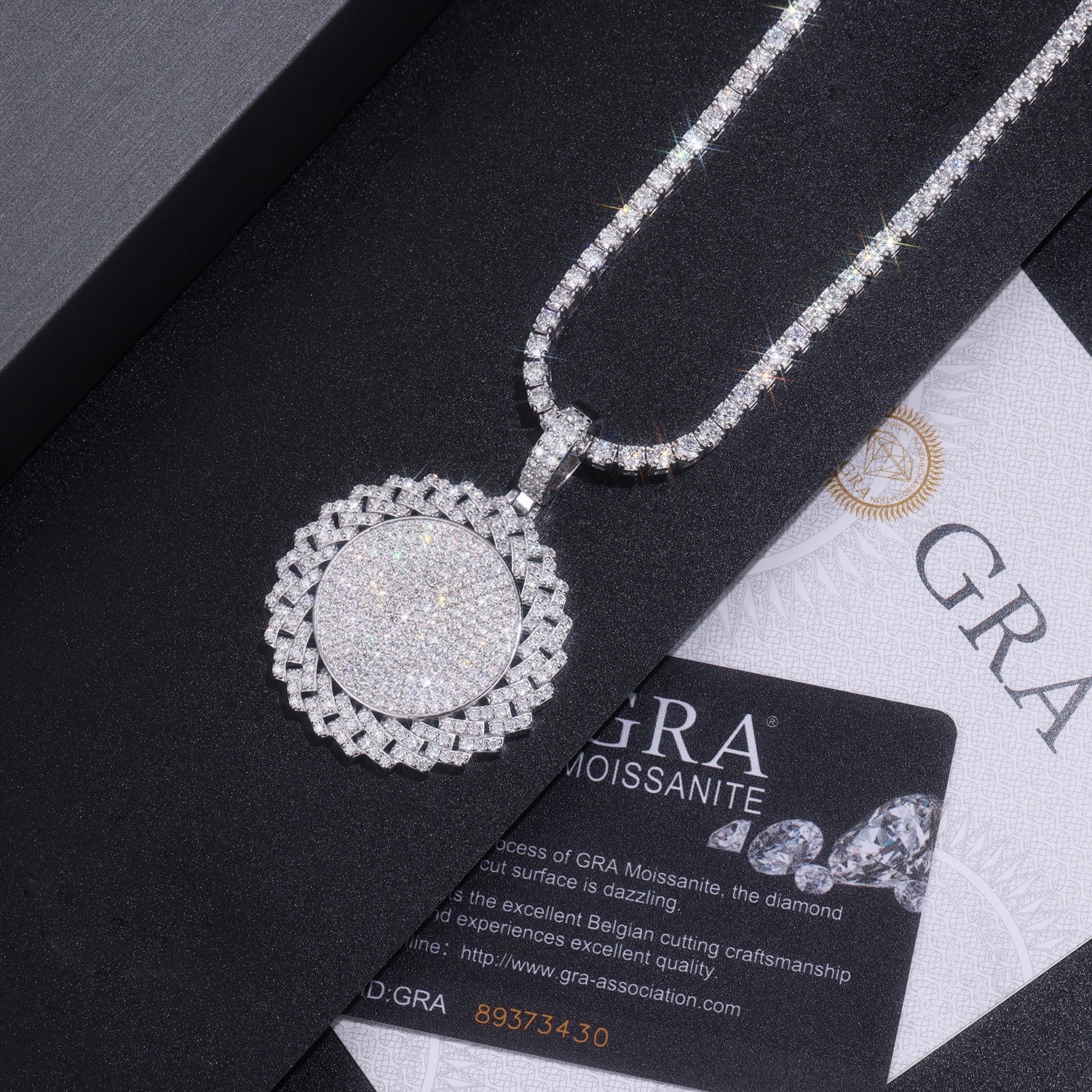 Star Encirclement - A Fashionable And Trendy Necklace Pendant Set With Top-quality Moissanite S925, Silver And Platinum-plated, Can Be Tested With A Diamond Pen.