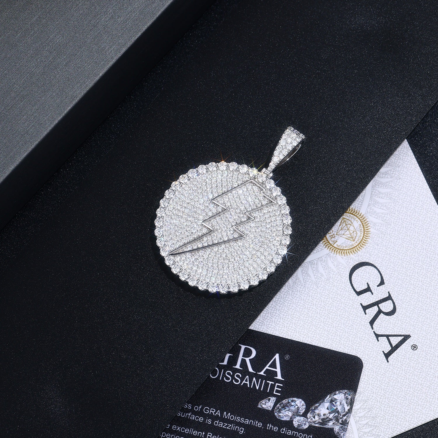 The Glory Of Thunder - A Fashionable And Trendy Necklace Pendant Set With Top-quality Moissanite S925 Silver And Platinum Plating Can Be Tested With A Diamond Pen